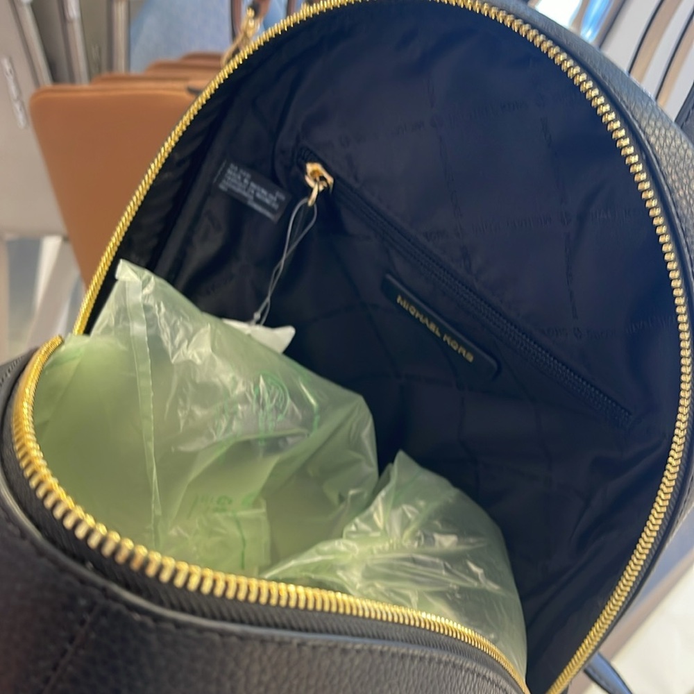 MICHAEL KORS Rhea Medium Zip Pebbled Leather Backpack
BLACK 
NWT - Picture 8 of 16